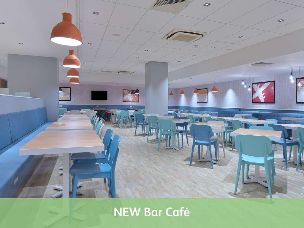 Mercure London Gatwick Airport Хорли Ресторант снимка