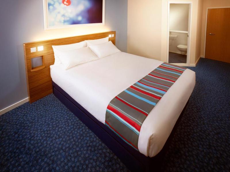 Mercure London Gatwick Airport Хорли Екстериор снимка
