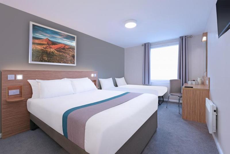 Mercure London Gatwick Airport Хорли Екстериор снимка